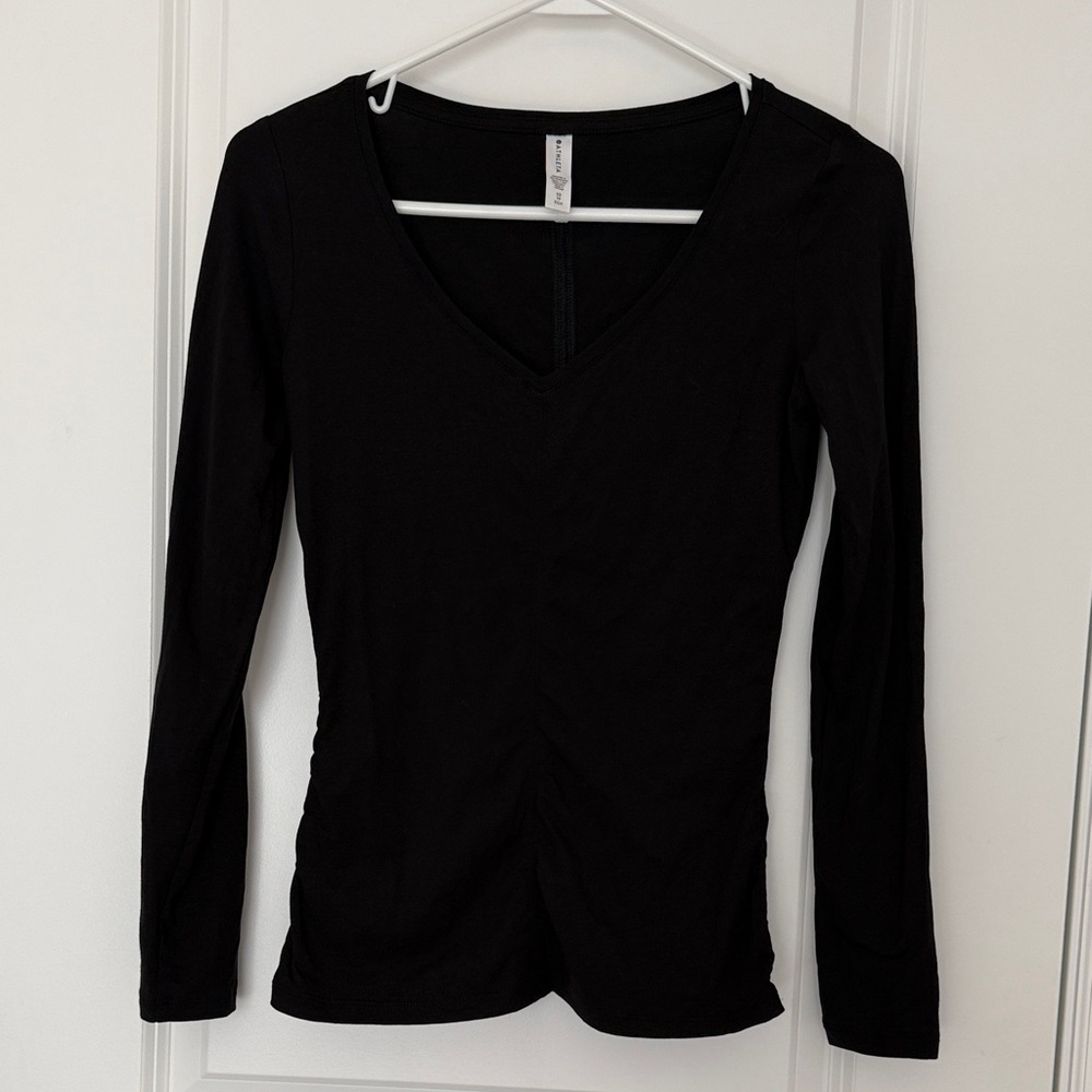 Athleta Black Long Sleeve V-Neck Ruched Tee